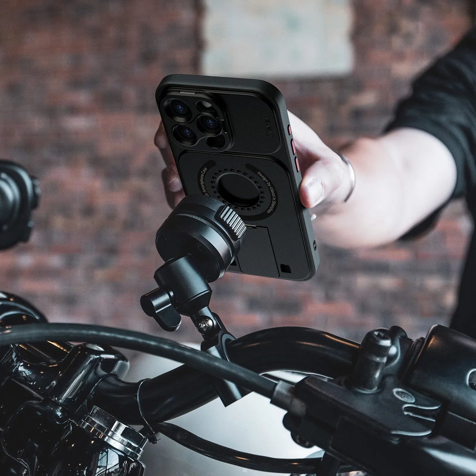 Ulanzi O-LOCK Phone Video Kit for iPhone 15 Pro / Pro Max